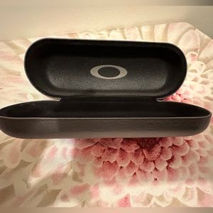 Oakley glasses case - black